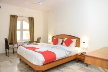 Hotel Raja