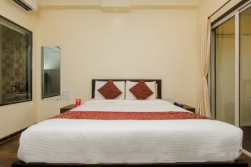 Hotel Divine Residency