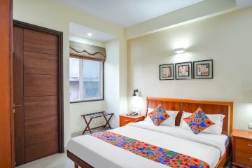 Qotel 005 Noida 51