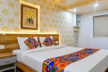 hotel tan square inn
